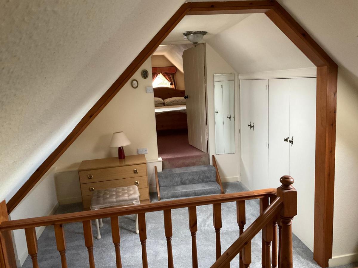 Three-Bedroom Old Cottage Free Parking Inverness Exterior foto